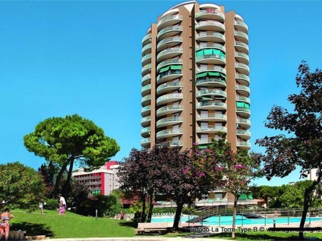 Lignano Sabbiadoro With Pool Apartment Bagian luar foto